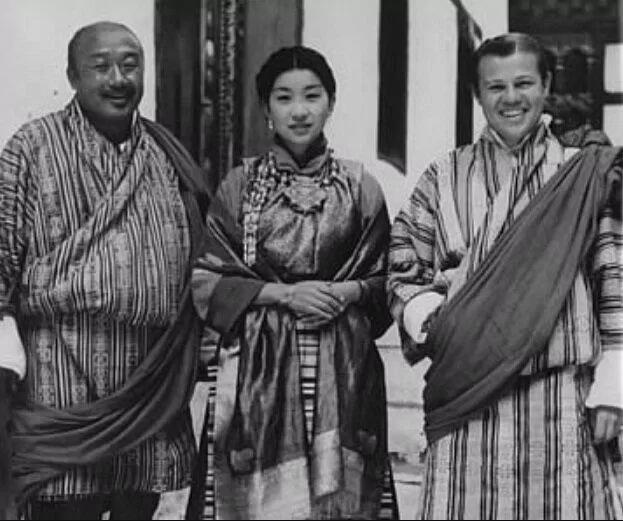 Burt Kerr Todd (bên phải) đến thăm Bhutan (Nguồn: Internet)