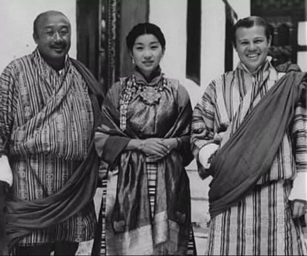 Burt Kerr Todd (bên phải) đến thăm Bhutan (Nguồn: Internet) Burt Kerr Todd (bên phải) đến thăm Bhutan (Nguồn: Internet)