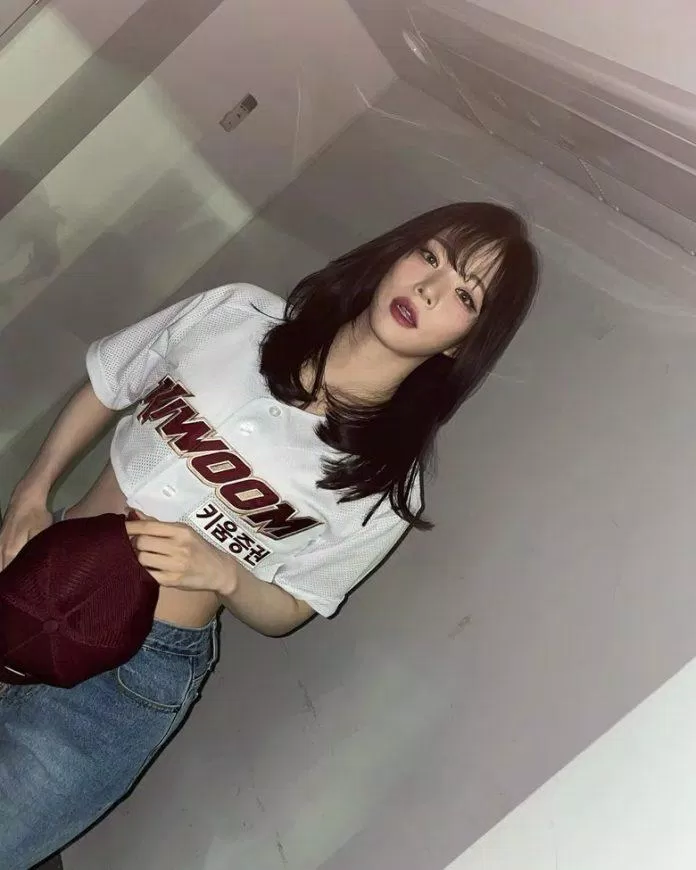 Lee Chae Young - nữ idol mang hình tượng "girl crush" đầy lôi cuốn của fromis_9 (Ảnh: Internet)