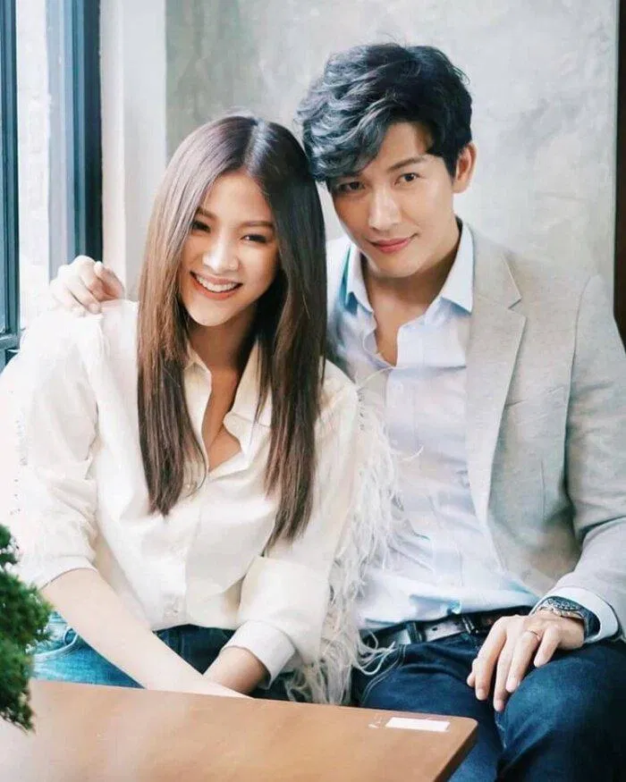 Hay "mỹ nhân chuyên giới" Nira trong Chiếc Lá Cuốn Bay