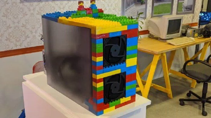 Bộ nhớ của Google ban đầu được đặt trong khung LEGO (Ảnh: Internet).