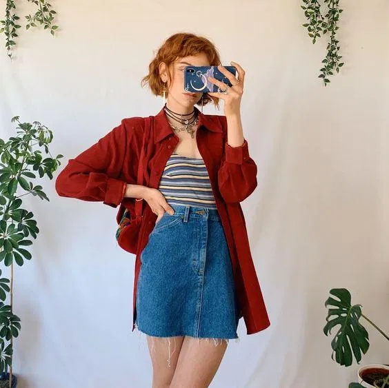 Nàng có thể kết hợp cùng giày thể thao, giày mori, hay boots da đều đẹp cả. (Nguồn: Internet).