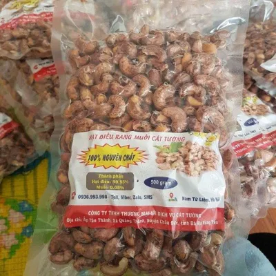 Hạt điều rang muối là món đặc sản làm quà được nhiều người lựa chọn - Ảnh: internet