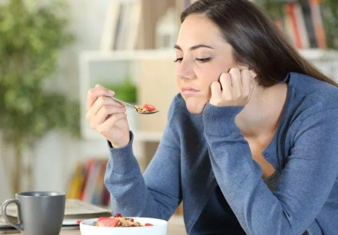 Dạ dày bị bệnh có thể khiến bạn ăn một ít nhưng vẫn luôn cảm thấy no (Nguồn: Internet) Dạ dày bị bệnh có thể khiến bạn ăn một ít nhưng vẫn luôn cảm thấy no (Nguồn: Internet)