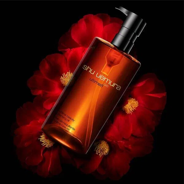 dầu tẩy trang Shu Uemura Ultime8 Sublime Beauty Cleansing Oil dễ dàng làm xiêu lòng người từ hình thức đến chất lượng (ảnh: internet)
