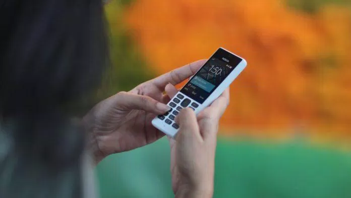 Bạn đã từng sử dụng một chiếc điện thoại cục gạch như thế này chưa? (Ảnh: Internet).