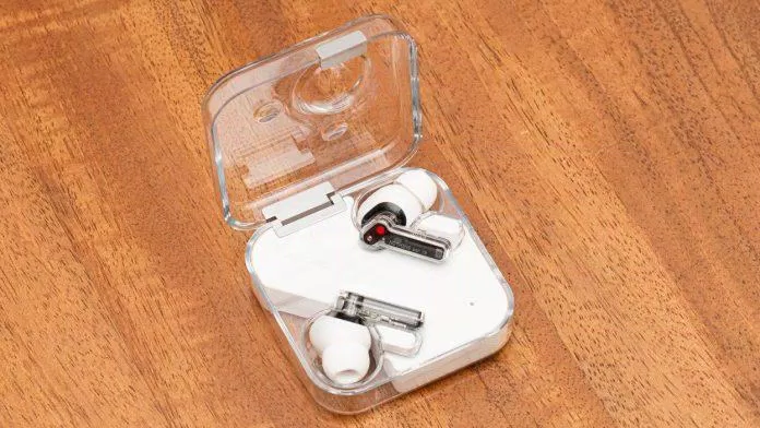 Tai nghe Nothing Ear 1 ra mắt trong năm 2021 là sản phẩm đầu tiên của Nothing (Ảnh: Internet) Tai nghe Nothing Ear 1 ra mắt trong năm 2021 là sản phẩm đầu tiên của Nothing (Ảnh: Internet)