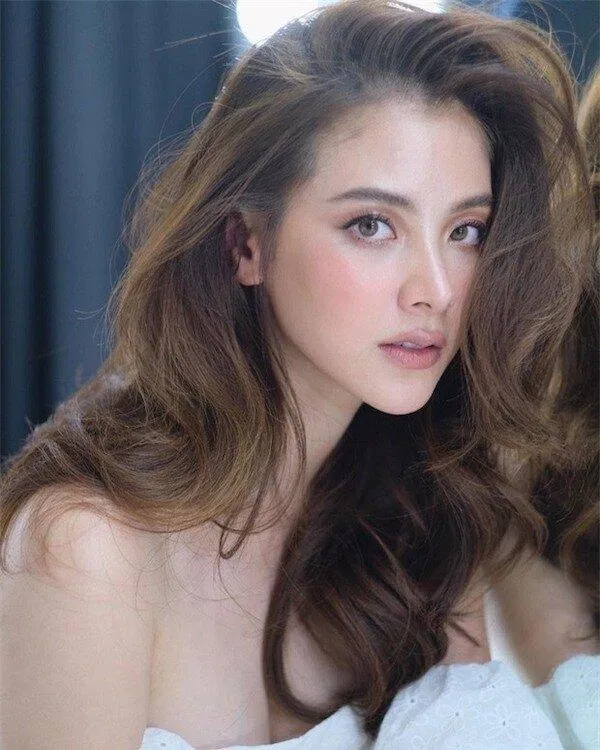 Scandal thứ 2 khiến sự nghiệp của Baifern tuột dốc không phanh (Nguồn: Internet)