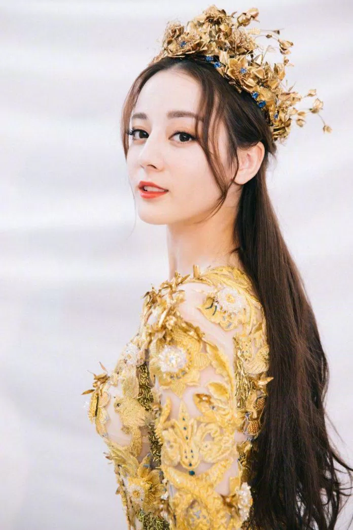 Địch Lệ Nhiệt Ba (nguồn internet)