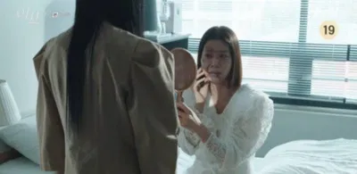 Han So Ra bị hủy hoại dung mạo và thần trí trong tình trạng khùng điên (Nguồn: Internet)