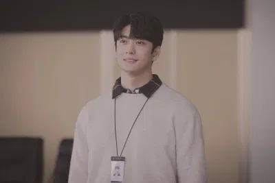 Ánh mắt ngọt ngào của Kang Tae Oh. (Ảnh: internet)