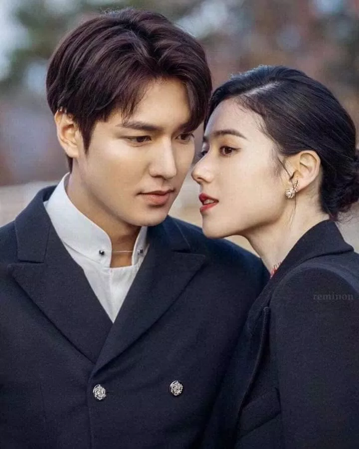 Thần thái đỉnh cao của "hôn phu màn ảnh" Lee Min Ho (nguồn: internet).