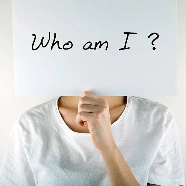 Tôi là ai? (Ảnh: Internet). Tôi là ai? (Ảnh: Internet).