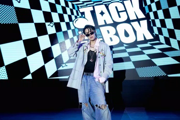 J-Hope đã tổ chức bữa tiệc mừng album solo Jack In The Box của mình tại HYBE. (Ảnh: Internet)