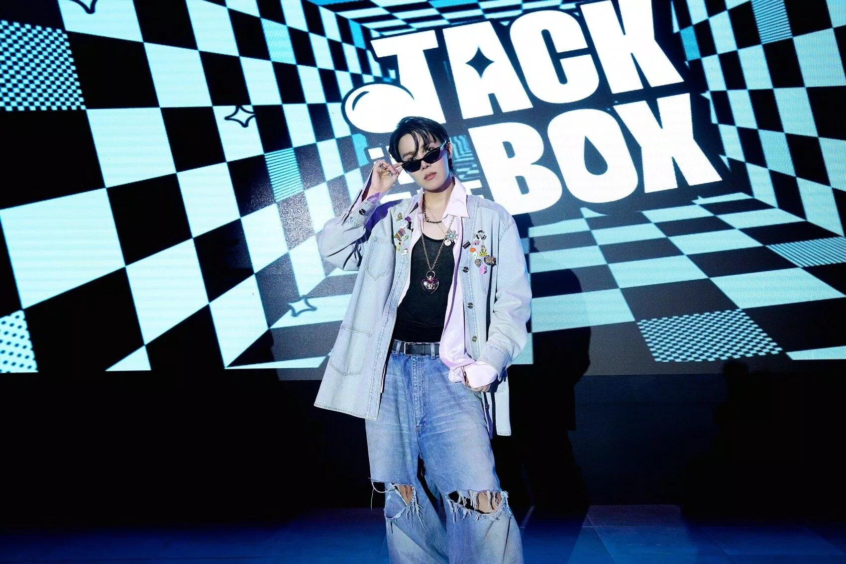 J-Hope đã tổ chức bữa tiệc mừng album solo Jack In The Box của mình tại HYBE. (Ảnh: Internet)