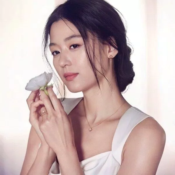 Trải qua cả thâp ỷ đây vẫn là những tên tuổi hàng đầu làng giải trí