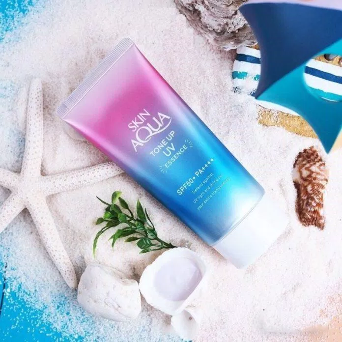 Kem Chống Nắng Sunplay Skin Aqua Tone Up UV Essence Lavender SPF50+/PA++++