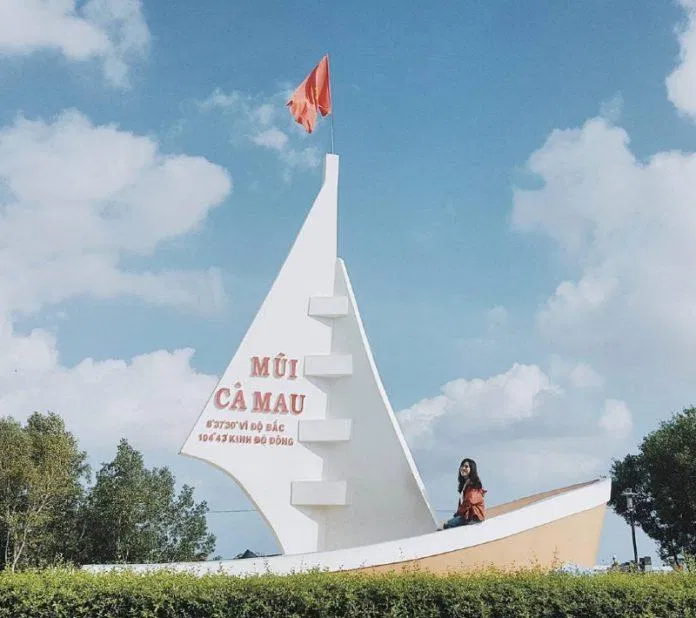 Cột mốc tọa độ - biểu tượng của đất Mũi cà Mau (Nguồn: Internet) Cột mốc tọa độ - biểu tượng của đất Mũi cà Mau (Nguồn: Internet)