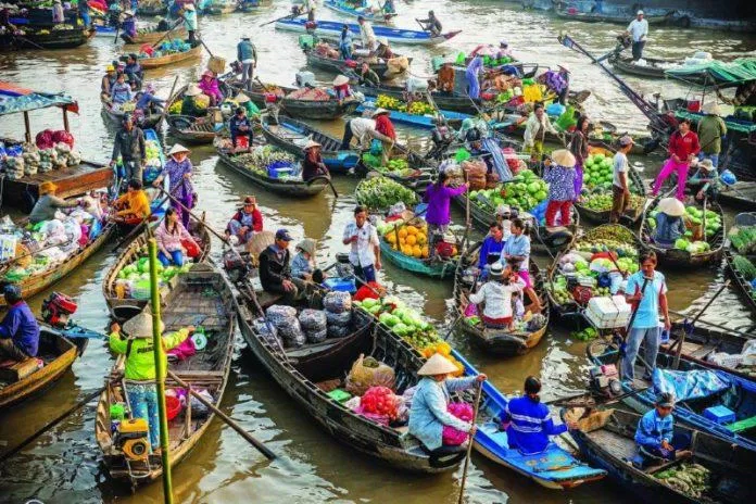 Khung cảnh tấp nập của chợ nổi Cà Mau (Nguồn: Internet)