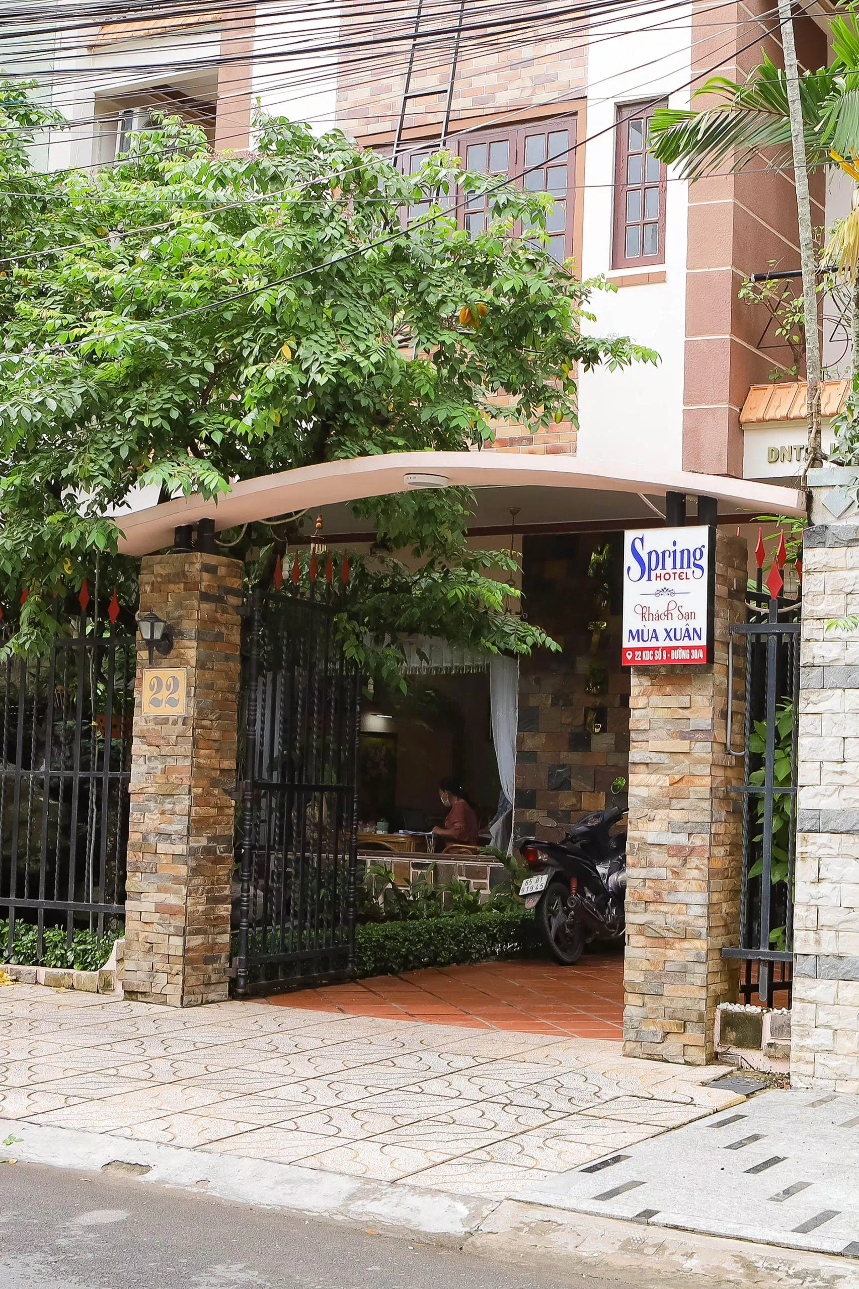 Spring Hotel (Nguồn: BlogAnChoi)