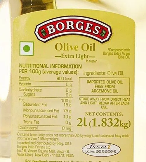 Mỗi loại dầu olive đều được ghi trên nhãn dán rõ ràng (Ảnh: Internet)