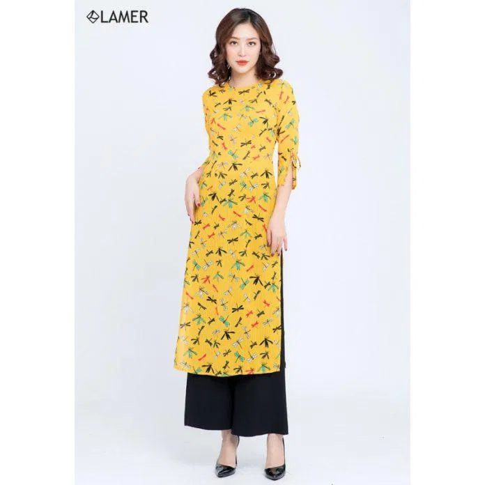 13 6 shop bán áo dài đẹp trên Shopee: đa dạng kiểu dáng và giá cả mới nhất 15 Được thiết kế với màu vàng kết cấu hấp dẫn. Nguồn: internet