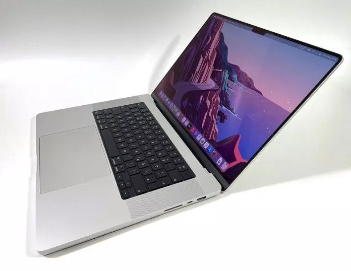 Chiếc MacBook với chip M1 Max đủ sức xử lý các chức năng chỉnh sửa ảnh phức tạp (Ảnh: Internet).