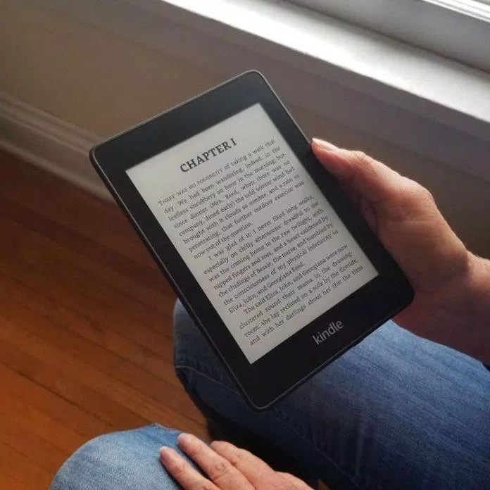Kindle Paperwhite không thể tự động thay đổi độ sáng tùy theo môi trường (Ảnh: Internet)