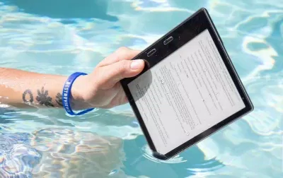 Kindle có khả năng chống thấm nước tốt (Ảnh: Internet). Kindle có khả năng chống thấm nước tốt (Ảnh: Internet).