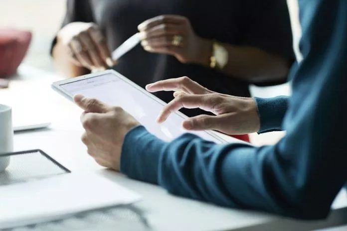 Máy tính bảng được sử dụng rất phổ biến để làm việc (Ảnh: Internet). Máy tính bảng được sử dụng rất phổ biến để làm việc (Ảnh: Internet).