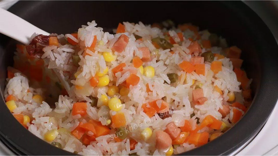 Món cơm trộn đơn giản.