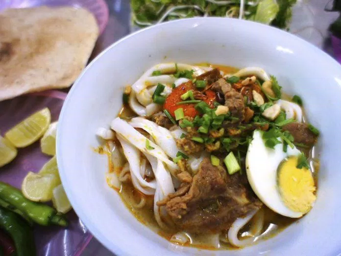 75 Phá đảo ẩm thực Đà Nẵng với foodtour 10 quán ngon bạn không nên bở lỡ vào mùa hè này mới nhất 8 Tô mỳ quảng thơm ngon của bà Mua (Nguồn: Internet)