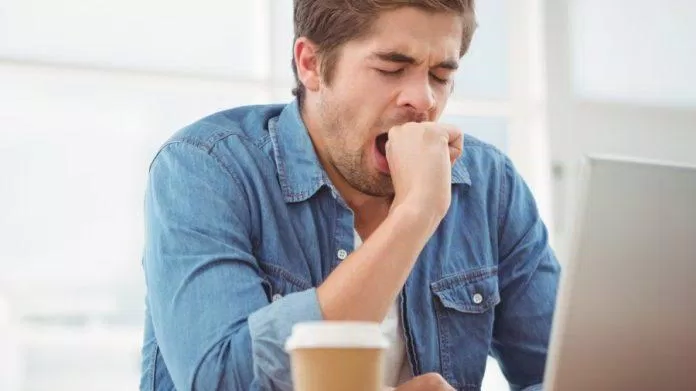 Giấc ngủ bị gián đoạn khiến cơ thể mệt mỏi vào ban ngày (Ảnh: Internet) Giấc ngủ bị gián đoạn khiến cơ thể mệt mỏi vào ban ngày (Ảnh: Internet)