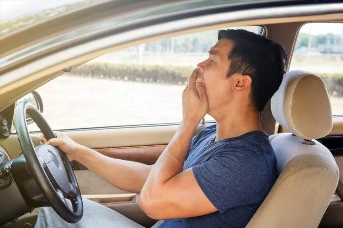 Buồn ngủ khi lái xe có thể gây hậu quả rất nghiêm trọng (Ảnh: Internet) Buồn ngủ khi lái xe có thể gây hậu quả rất nghiêm trọng (Ảnh: Internet)