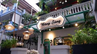 Khung cảnh phía trước nhà hàng Bông Súng (Nguồn: Internet)