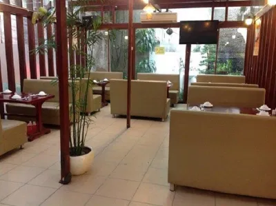 Không gian bên trong của nhà hàng chay chùa Vĩnh Nghiêm (Nguồn: Internet)