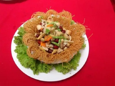 Món ăn quán được trang trí tỉ mỉ (Nguồn: Internet)