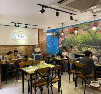 Không gian bên trong quán rộng rãi (N
