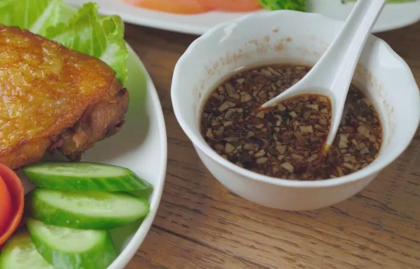 Nước sốt ăn kèm (nguồn: cobabinhduong)
