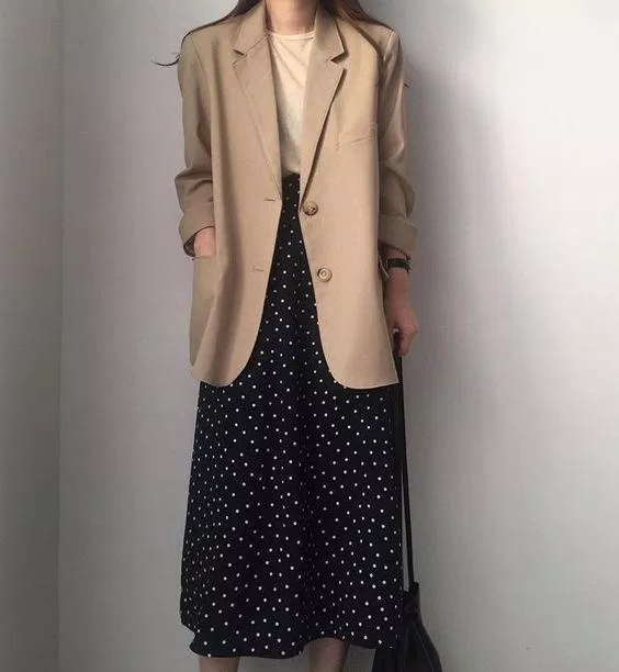Đi Đà Lạt mùa này mặc gì? 5 Item giúp nàng nổi bần bật giữa thành phố ngàn hoa áo blazer áo gile len áo khoác da áo len cổ lọ chân váy jean xẻ tà Đà Lạt đà lạt nên mặc gì đi đà lạt mặc gì gile croptop item đà lạt outfit đi đà lạt