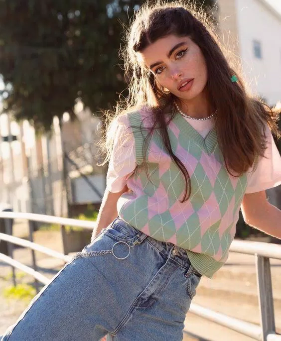 Áo gile croptop trẻ trung, nhí nhảnh. (Nguồn ảnh: Internet)