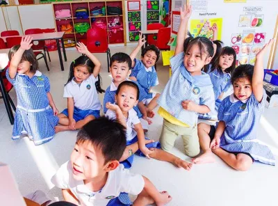 Tham quan ngôi trường trước ngày khai giảng (Nguồn: Internet)
