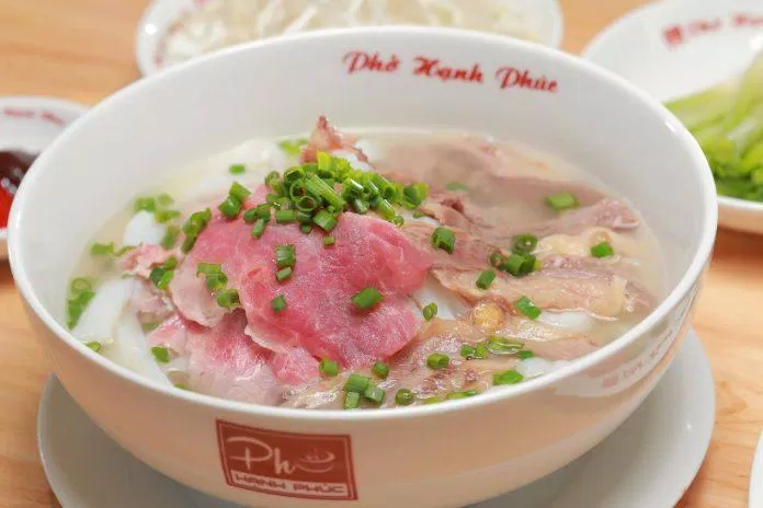 Phở hạnh phúc - Hương vị truyền thống trong mỗi tô phở. (Ảnh: Internet)