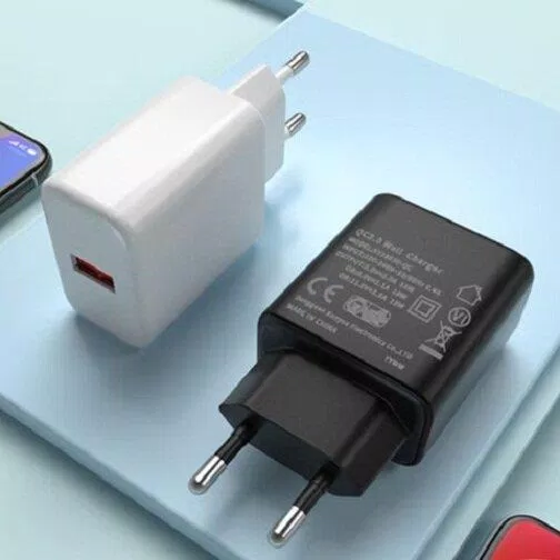 Vẫn có thể dùng bộ sạc không chính hãng từ các nhà sản xuất có uy tín (Ảnh: Internet).