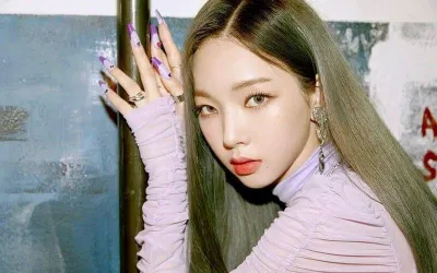 Karina tiết lộ chị mình đã giấu bí mật cả 2 là chị em với đồng nghiệp (nguồn: internet).