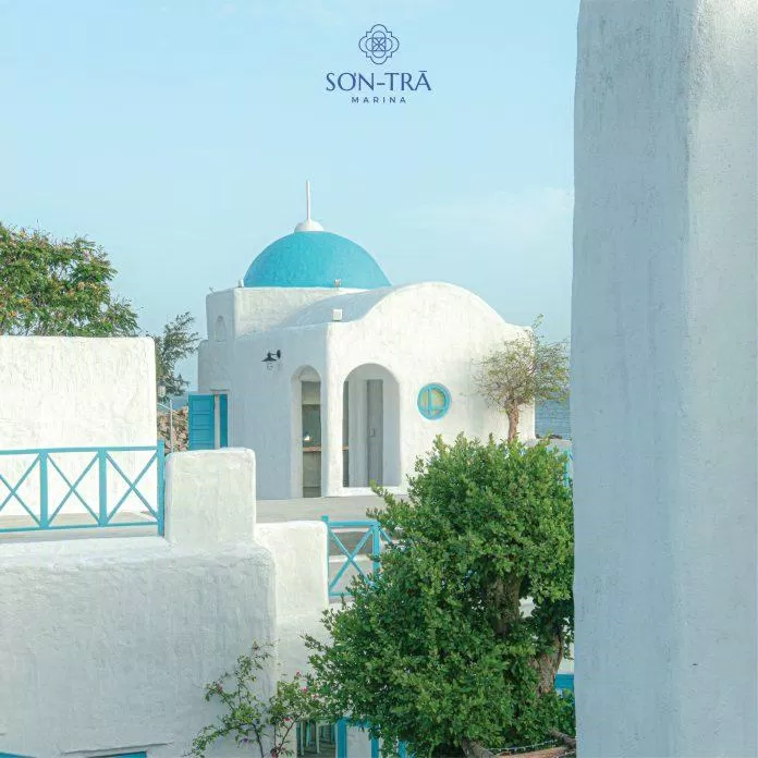 Sơn Trà Marina - nơi hội tụ những khối nhà với hai gam màu trắng - xanh lam tượng trưng cho sự hài hòa của trời và biển (Nguồn fanpage: Sơn Trà Marina)