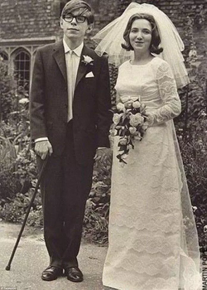 Đám cưới của Stephen Hawking cùng người vợ đầu tiên của mình (Nguồn: Internet)