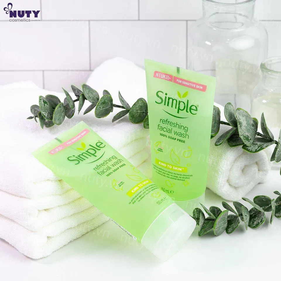 Gel rửa mặt Simple Kind To Skin Refreshing Facial Gel Wash (Nguồn: Internet)