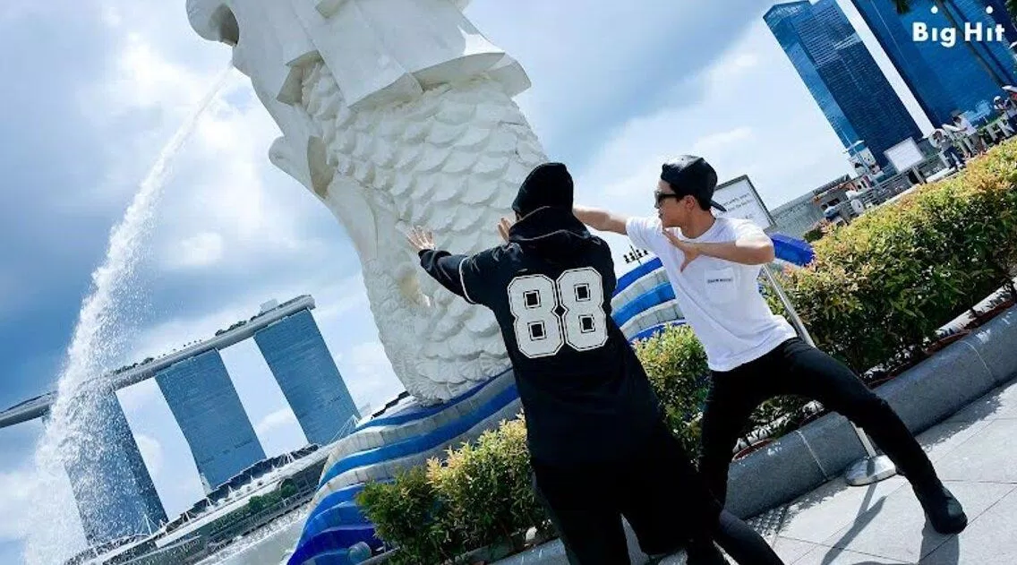 Suga và Jimin tại Singapore năm 2014 (Ảnh: Internet)