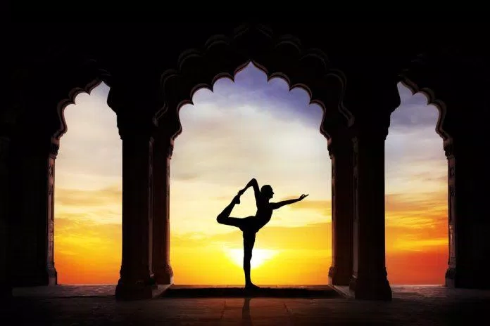 Yoga không phải là tôn giáo và bất kỳ ai cũng có thể tập được (Ảnh: Internet)